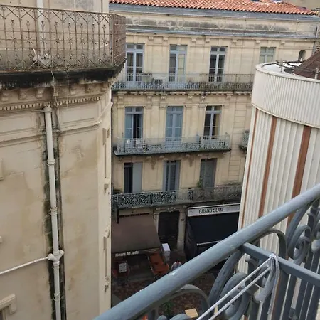 Hyper Centre Comedie Lejlighed